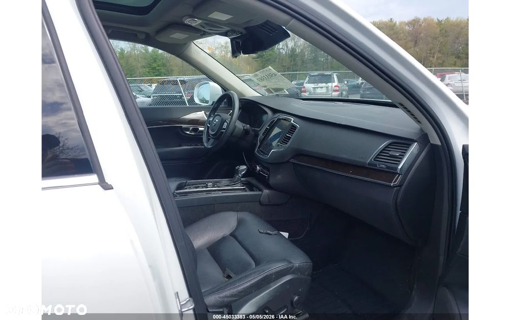 Volvo XC 90 - 7