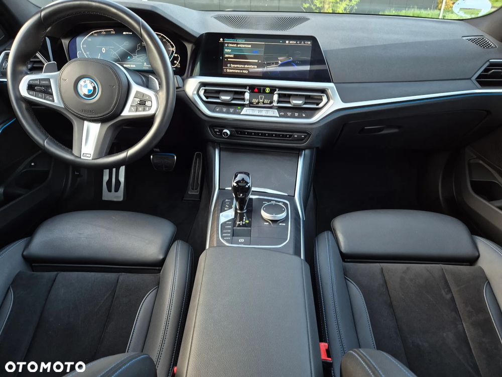 BMW Seria 3 330e M Sport - 26