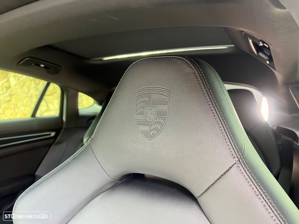 Porsche Panamera 4 E-Hybrid Platinum Edition com PDLS - 29