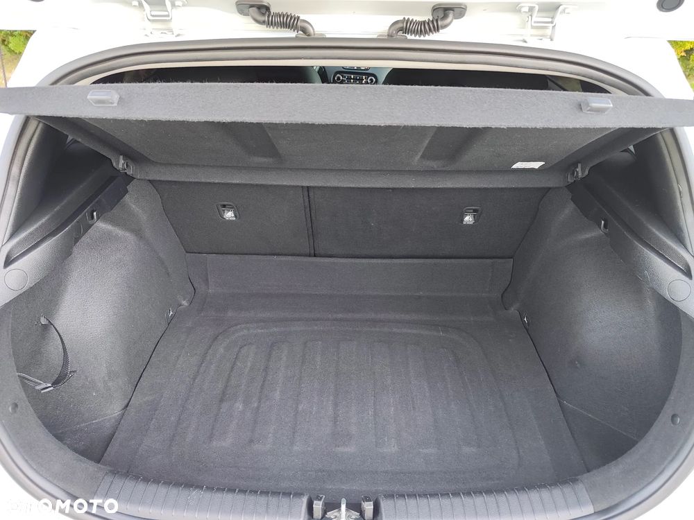 Kia Ceed - 22