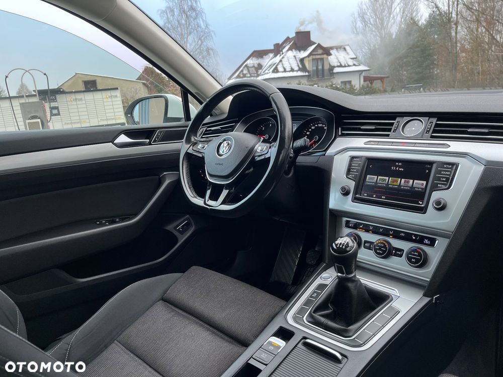Volkswagen Passat 2.0 TDI (BlueMotion Technology) Comfortline - 17