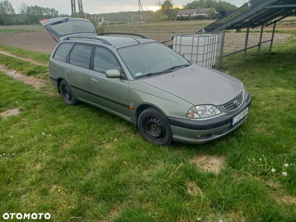 Toyota Avensis - 2