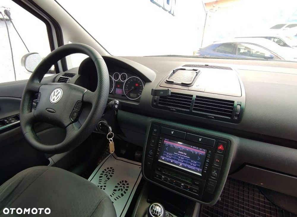 Volkswagen Sharan - 11
