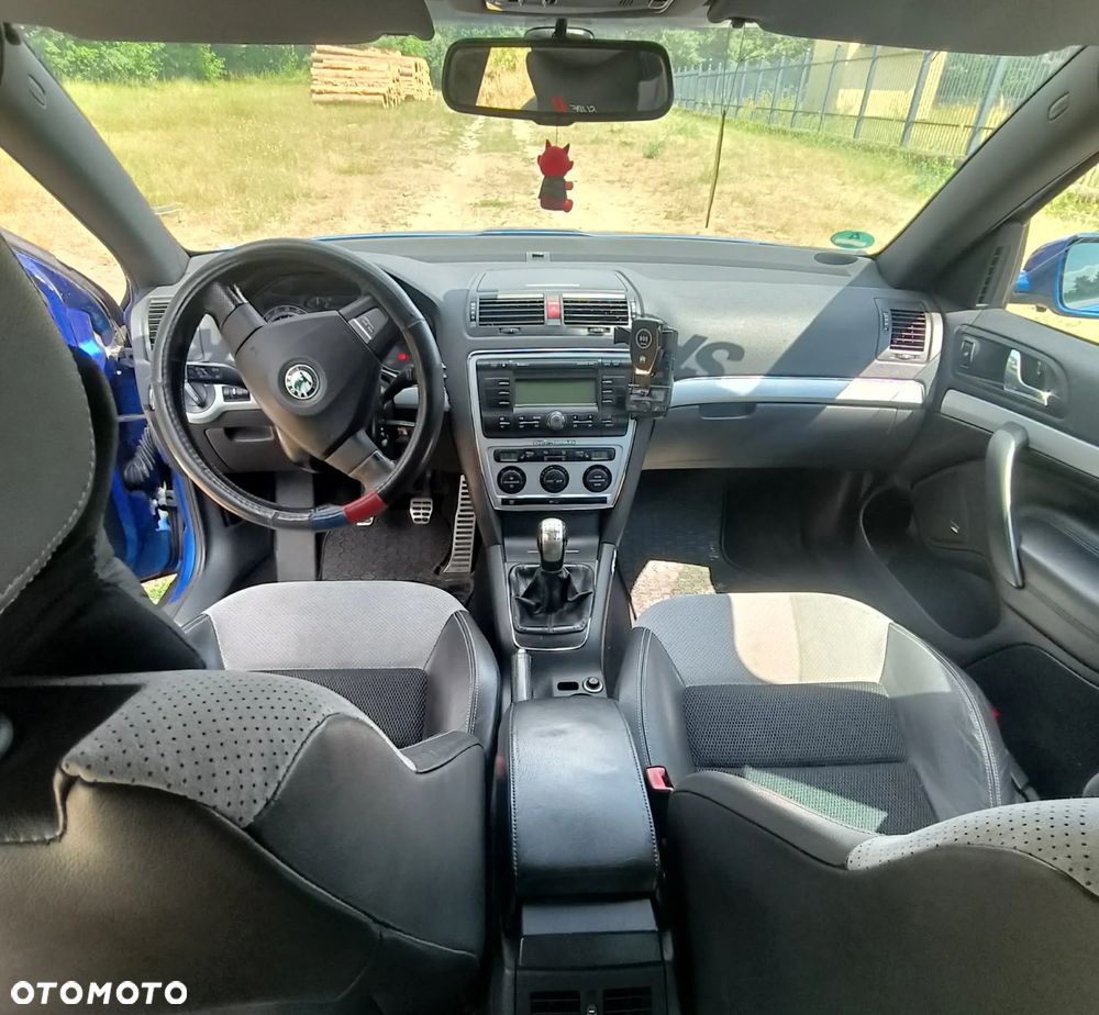 Skoda Octavia 2.0 TDI DPF RS - 3
