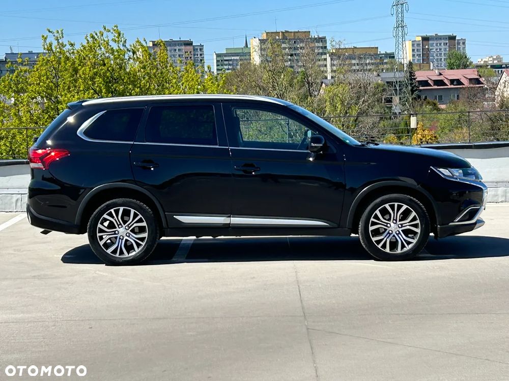 Mitsubishi Outlander 2.2 DI-D 4WD Automatik Intense - 4