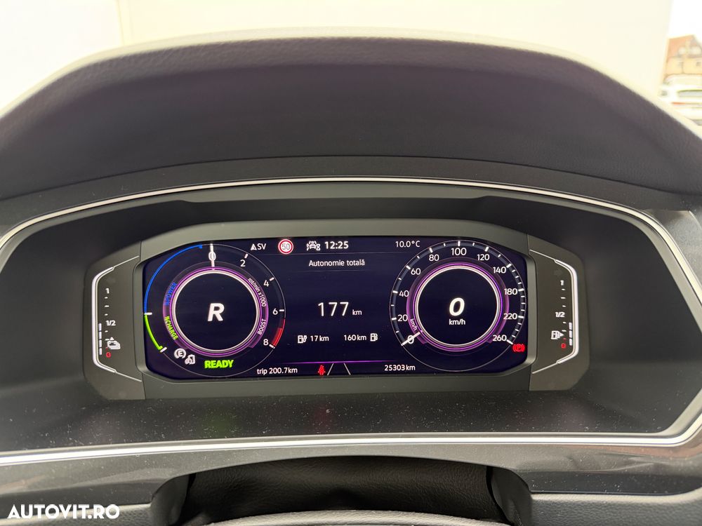 Volkswagen Tiguan - 8