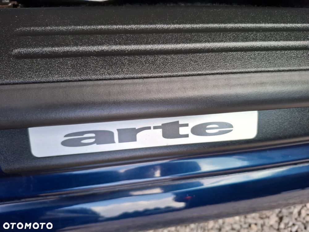 Volkswagen New Beetle 1.6 Arte - 15