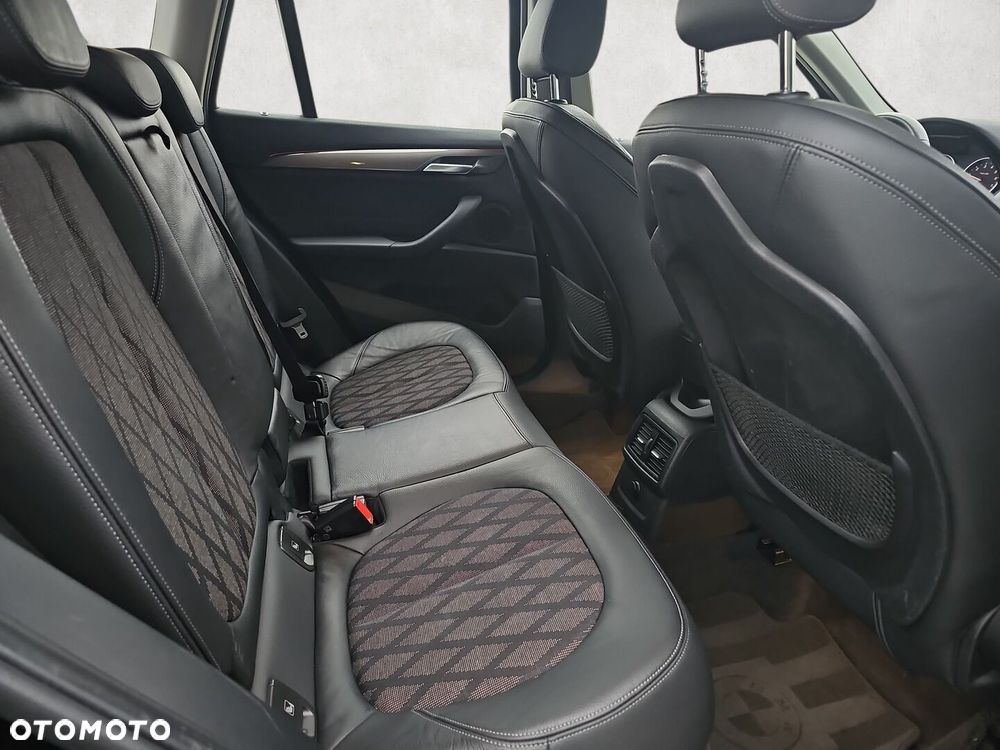 BMW X1 sDrive18i xLine - 31
