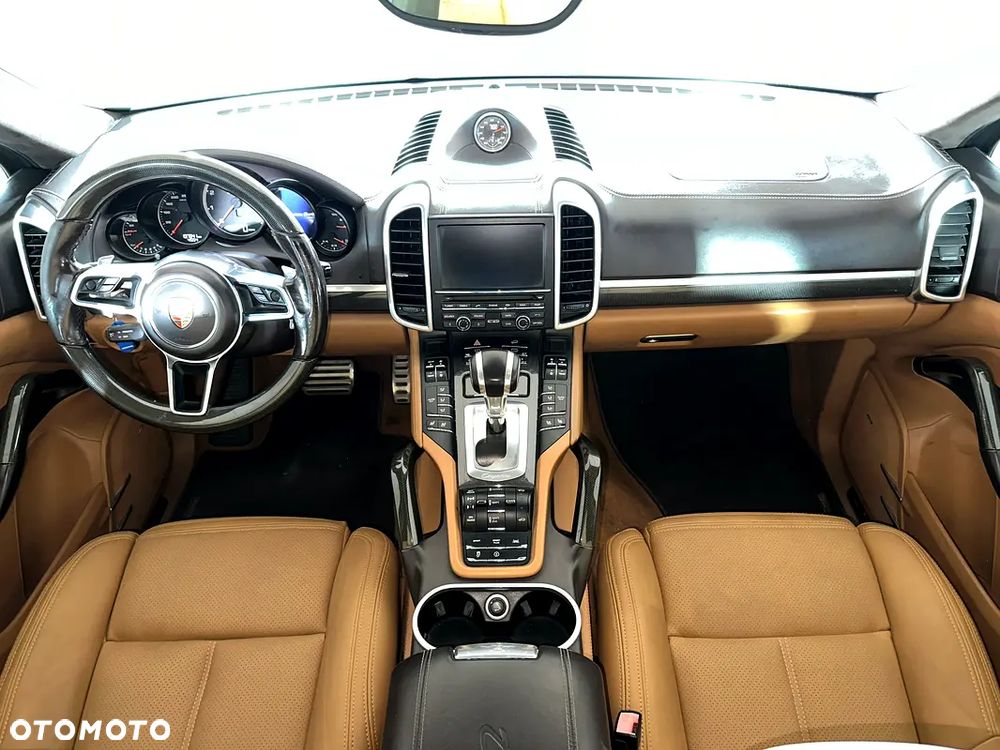 Porsche Cayenne Turbo - 8