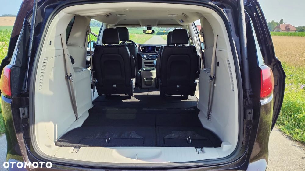 Chrysler Pacifica - 7