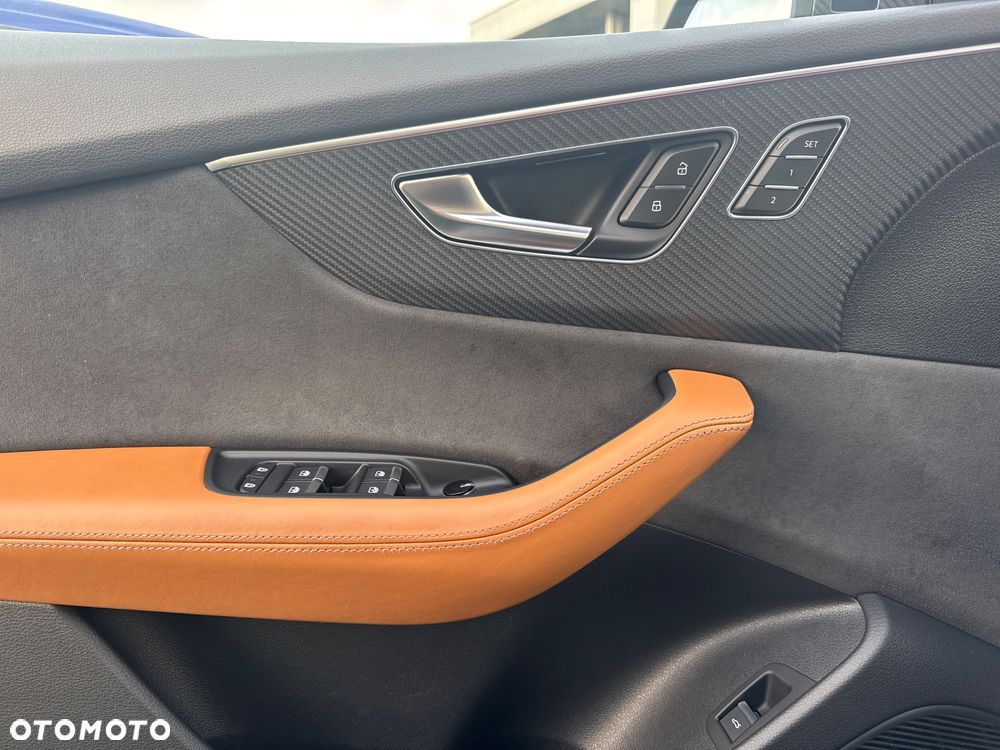 Audi RS Q8 - 40