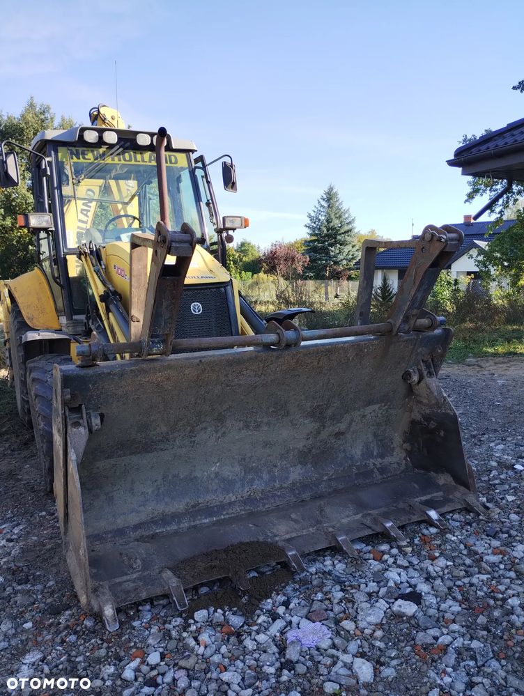 New Holland B100C - 3