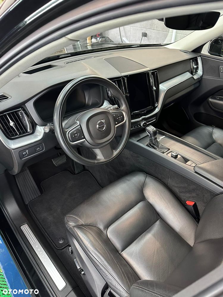 Volvo XC 60 T6 AWD Geartronic Momentum - 9
