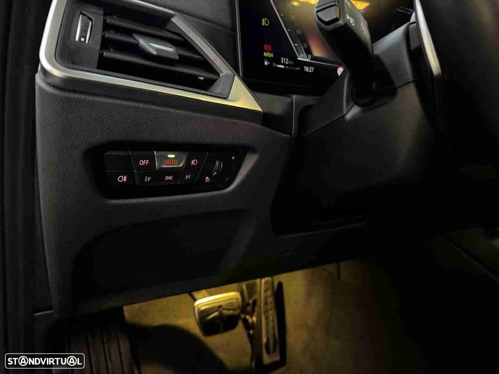 BMW 320 d Touring Pack Desportivo M Auto - 14