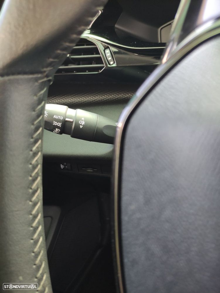 Peugeot 308 SW 1.5 BlueHDi Active Pack — fotografia 17