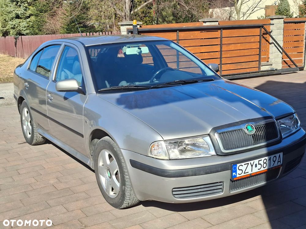 Skoda Octavia 1.6 Tour - 1