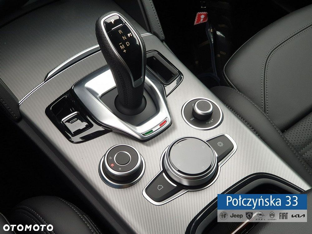 Alfa Romeo Stelvio - 18