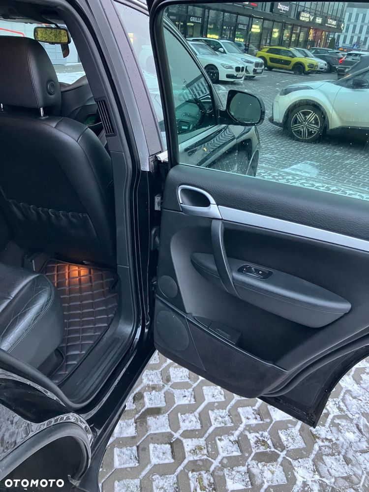 Porsche Cayenne - 16