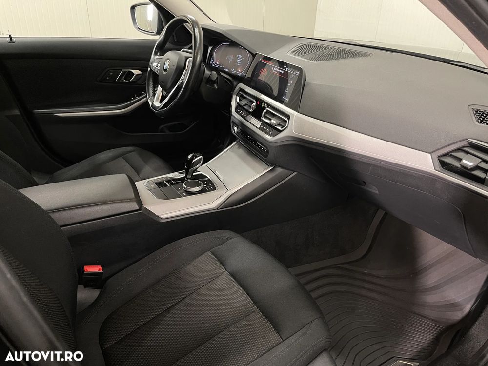 BMW Seria 3 320d xDrive AT MHEV - 11