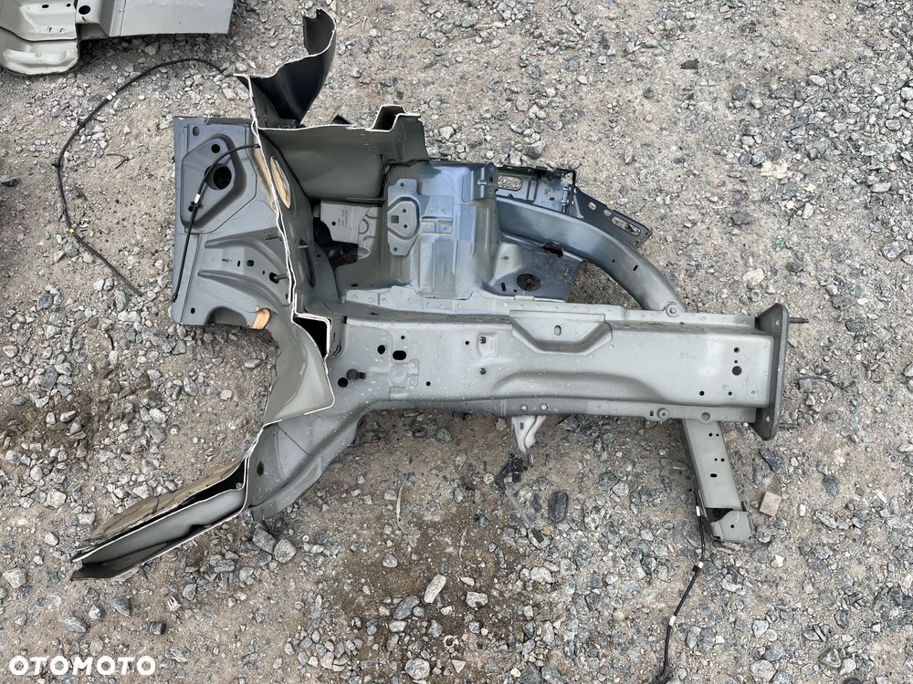 Ćwiartka lewa fartuch słupek Ford Kuga MK3 - 4