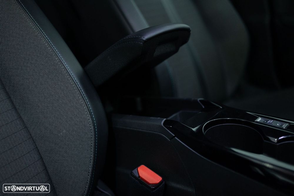 Peugeot e-2008 50 kWh Allure - 37