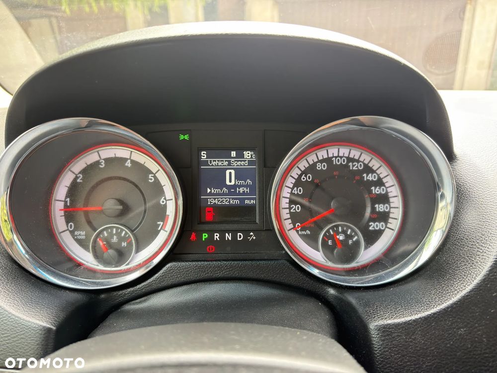 Dodge Grand Caravan - 13