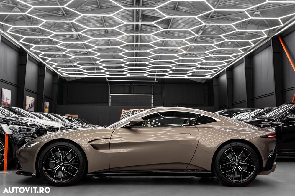 Aston Martin V8 Vantage Standard - 28