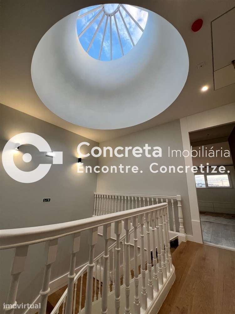 Apartamento T1+1 com logradouro no centro histórico de Braga - Grande imagem: 2/10