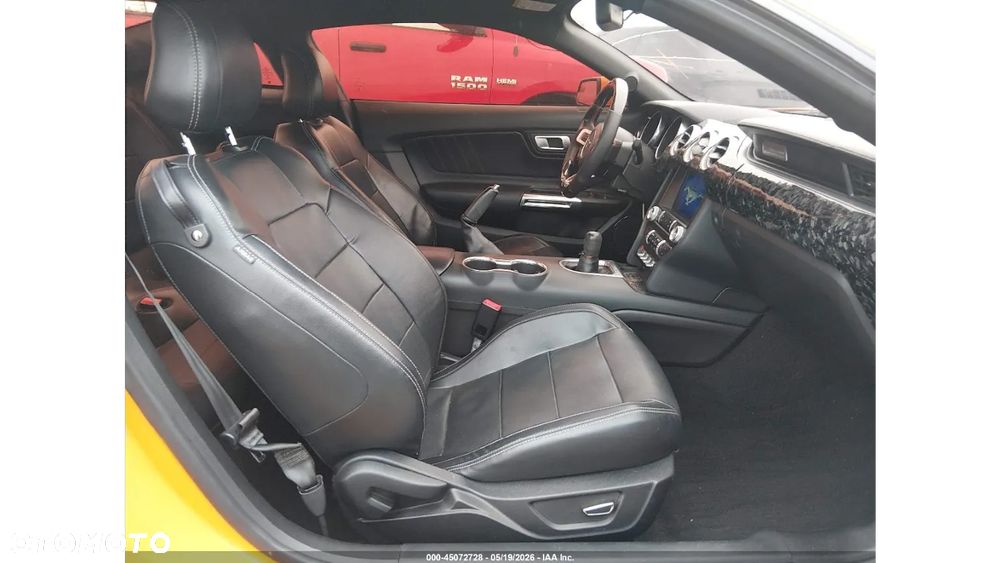 Ford Mustang 5.0 V8 GT - 10