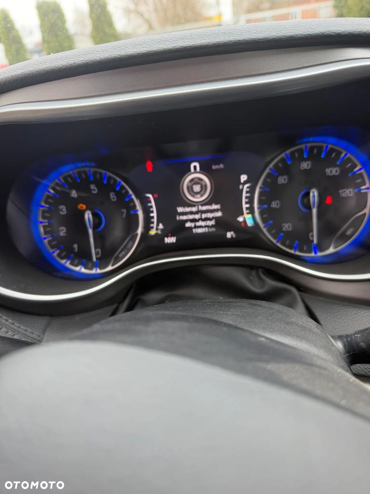 Chrysler Pacifica - 33