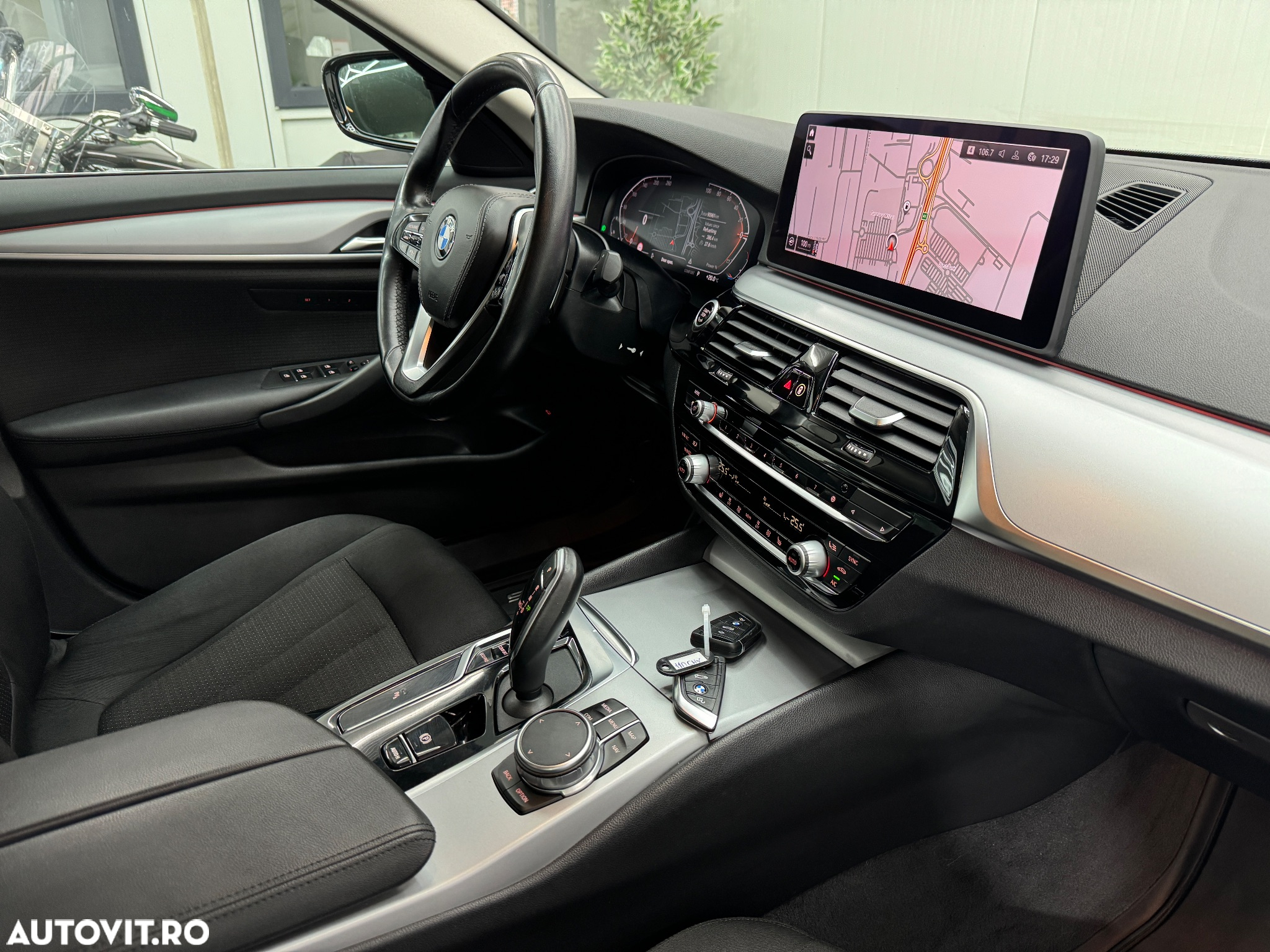 BMW Seria 5 530i xDrive AT MHEV - 18