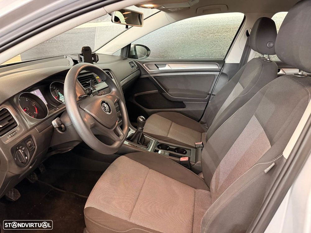 VW Golf 1.6 TDI Confortline - 5