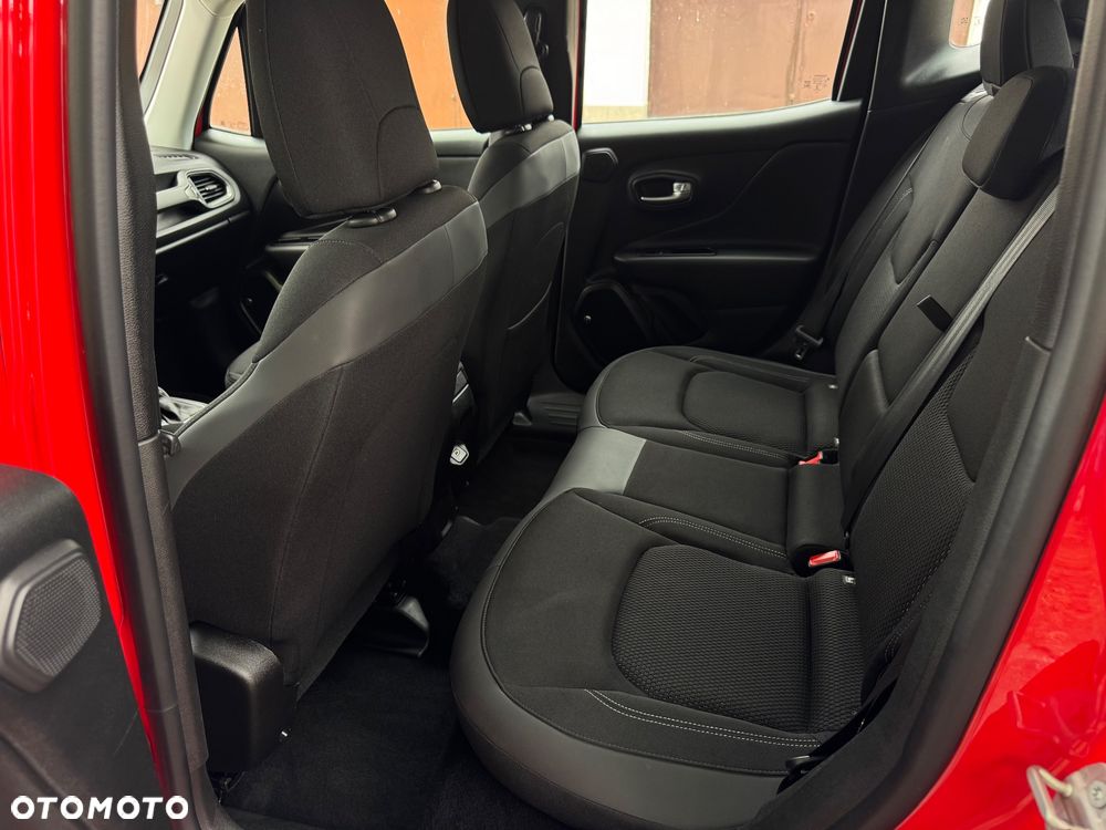 Jeep Renegade - 32