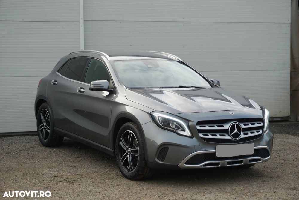 Mercedes-Benz GLA 220 d 4Matic 7G-DCT - 5