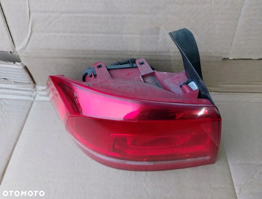 Lampa prawa lewa tylna prawy lewy tył Volkswagen Passat B7 sedan - 4