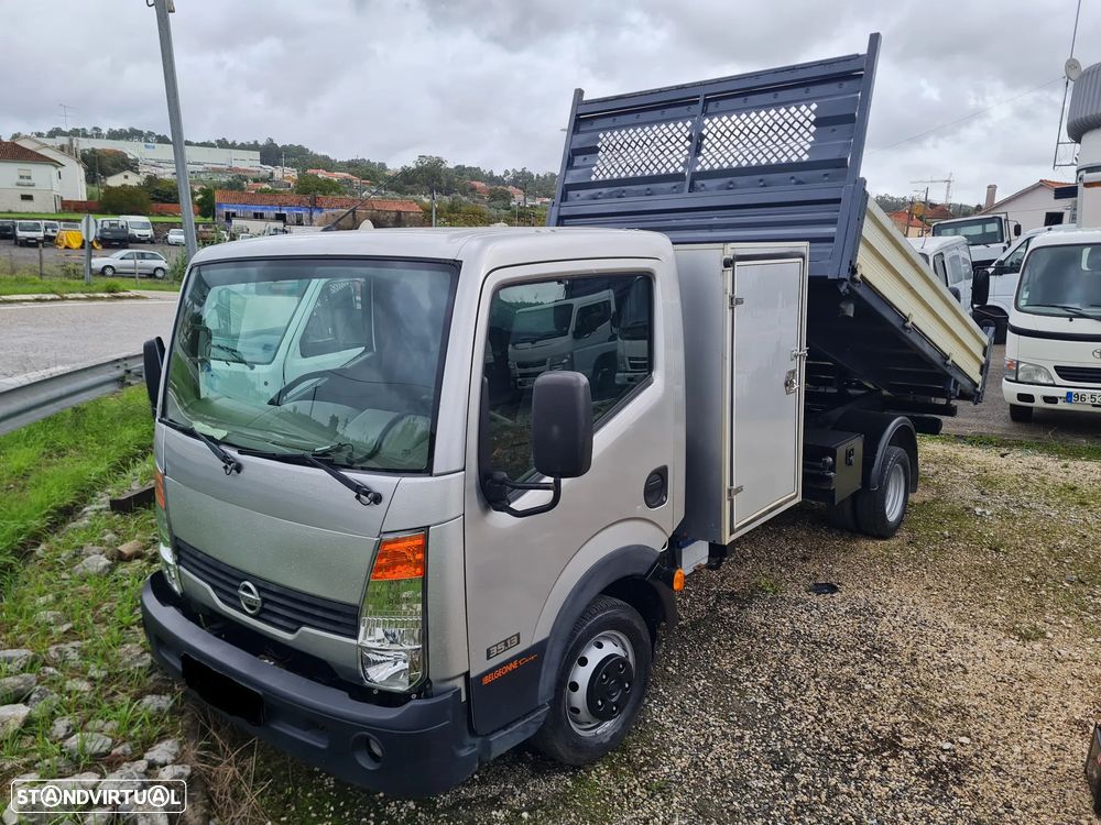 Nissan Cabstar 35.13 Tribasculante c/ caixa arrumação - 1