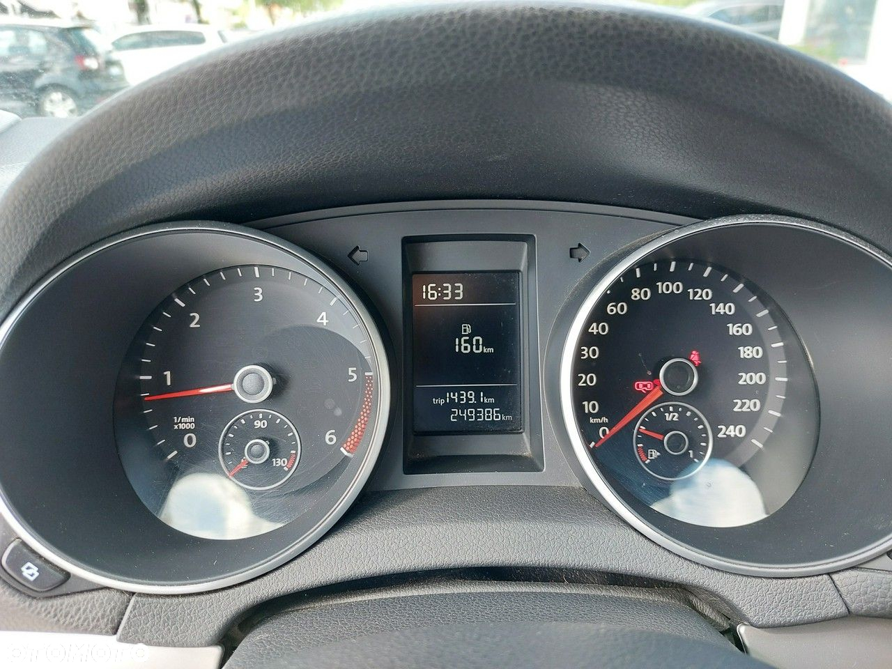 Volkswagen Golf - 22