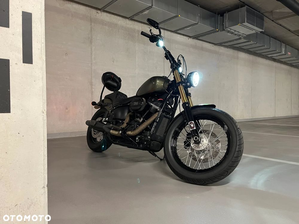 Harley-Davidson Softail Street Bob - 18