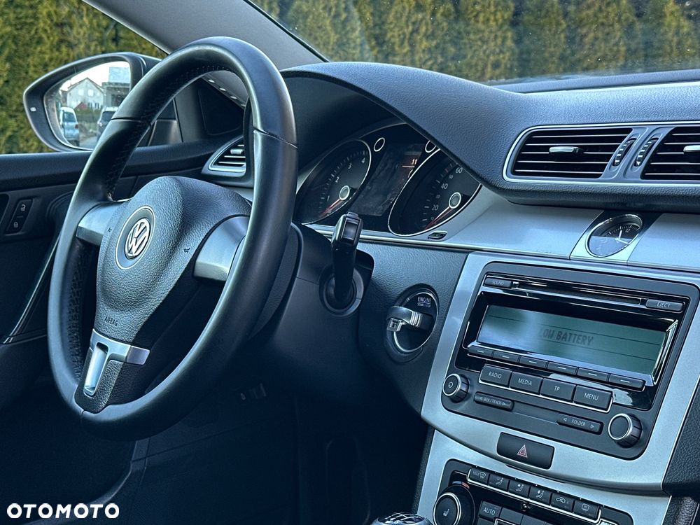 Volkswagen Passat - 27