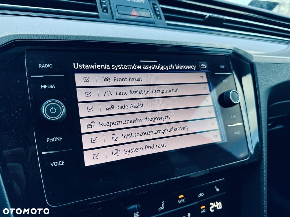 Volkswagen Passat - 28