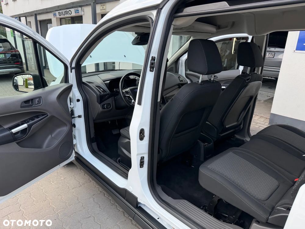 Ford Tourneo Connect Grand - 19