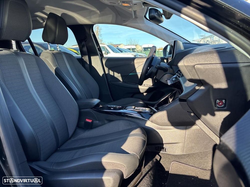 Peugeot e-208 Allure - 7