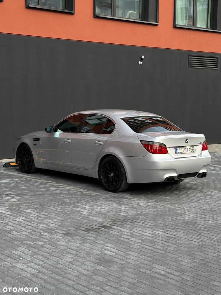 BMW Seria 5 520i - 4