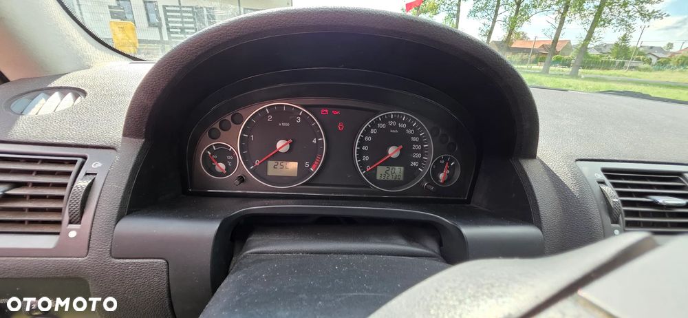 Ford Mondeo 2.0 TDCi Ambiente - 9