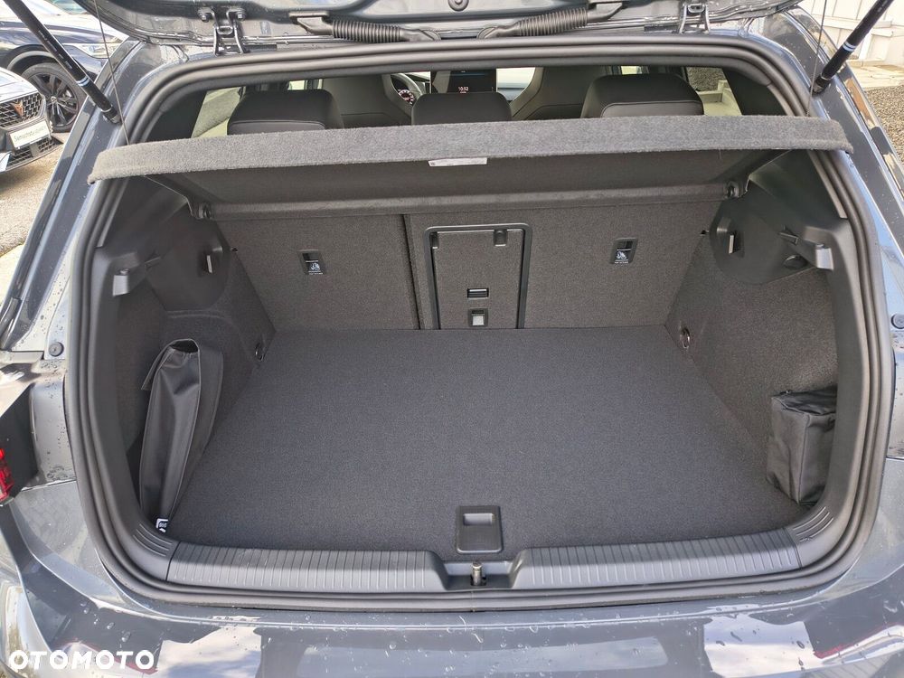 Volkswagen Golf 1.5 TSI HEV R-Line - 11