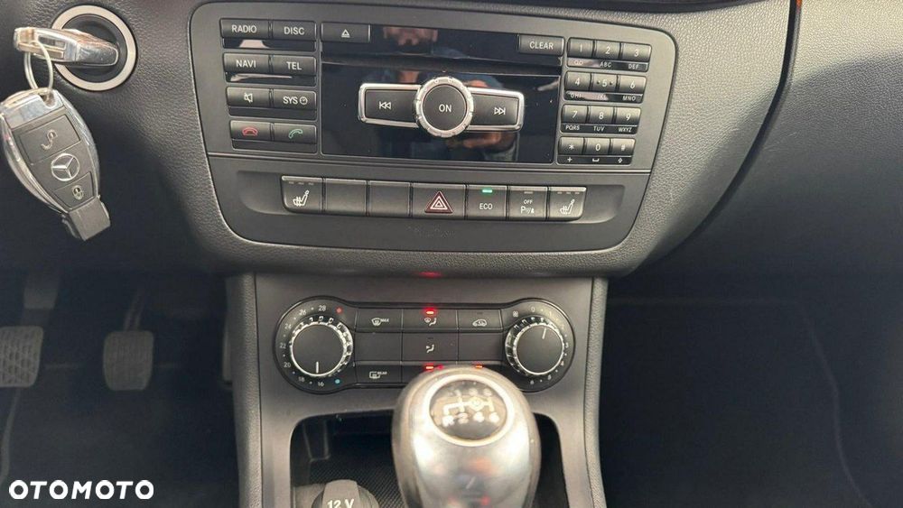 Mercedes-Benz Klasa B 180 BlueEFFICIENCY Edition 1 - 35