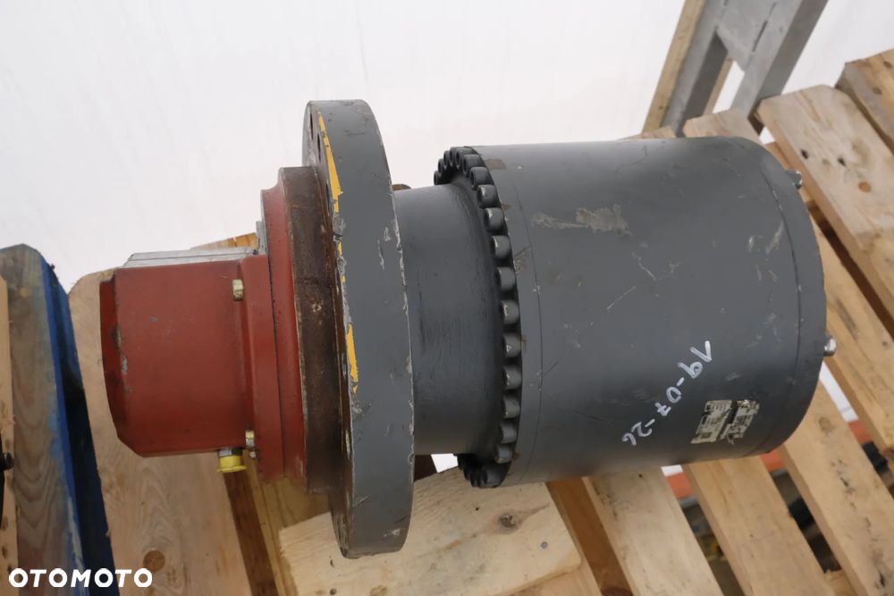 reduktor obrotu SAT 275/261 liebherr R926,R924,R922 gąsienicowa
