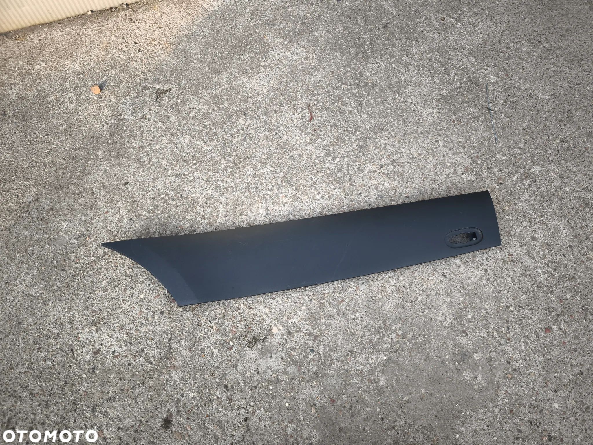 Listwa lewa tylna A 910 690 58 00 Mercedes-Benz Sprinter 907 910 - 1