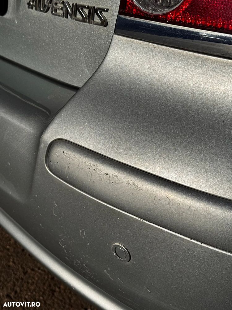 Toyota Avensis 1.6 Comfort - 34