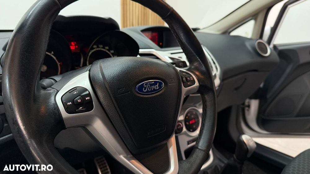 Ford Fiesta 1.6 TDCI Ghia - 21